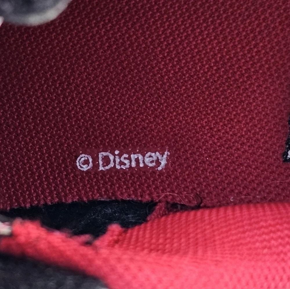 Disney junior mickey mouse Slip on Velcro. sneakers Toddler boys size 8.
